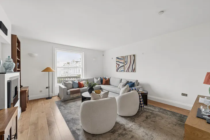 Flat Pembridge Square in Greater London