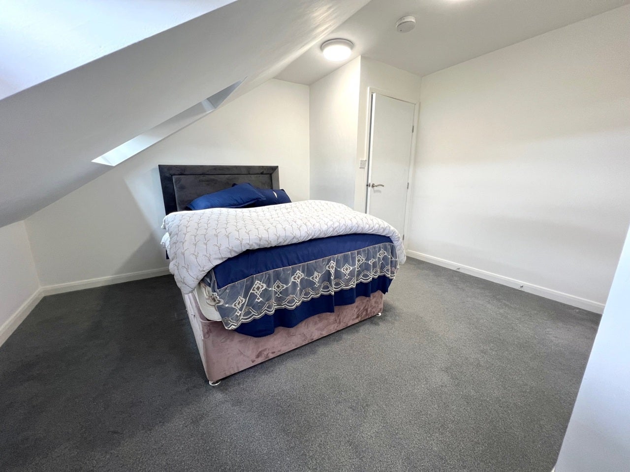 Flat Frindsbury Road in Rochester