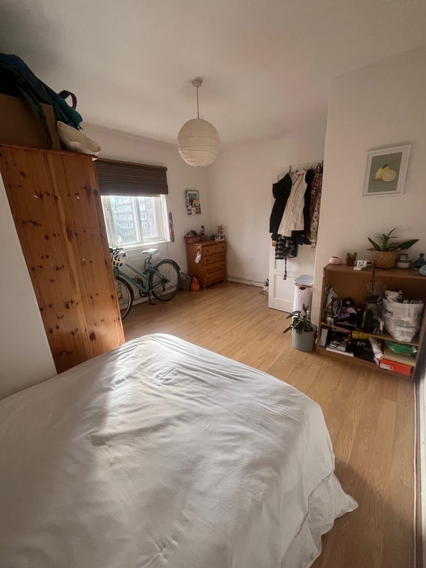 Flat Stroud Green Road in Greater London