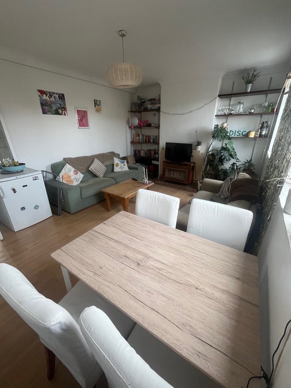 Flat Stroud Green Road in Greater London