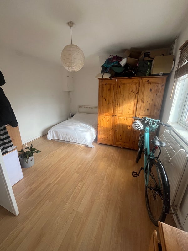 Flat Stroud Green Road in Greater London