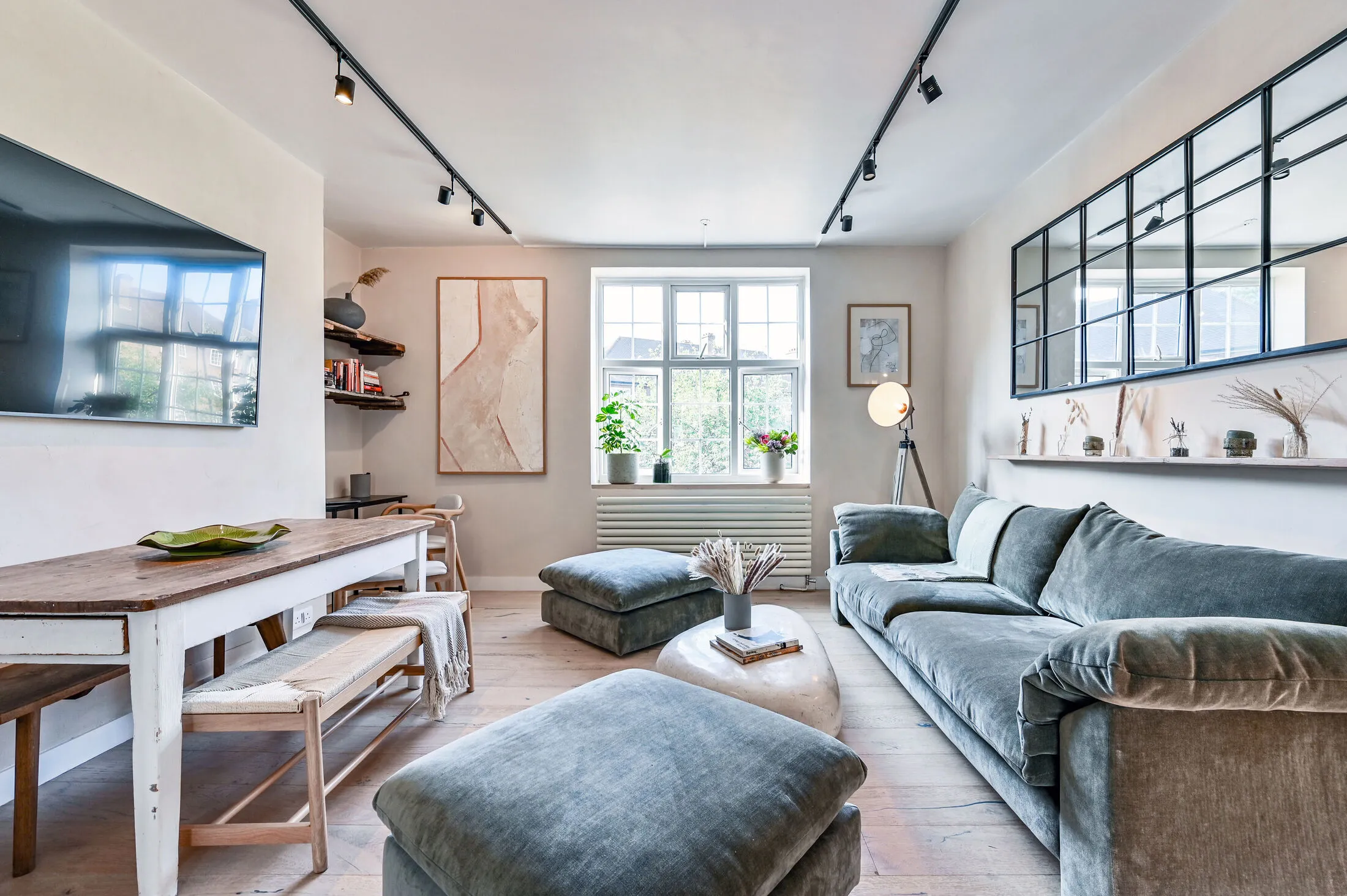 Flat Claremont Close in Greater London
