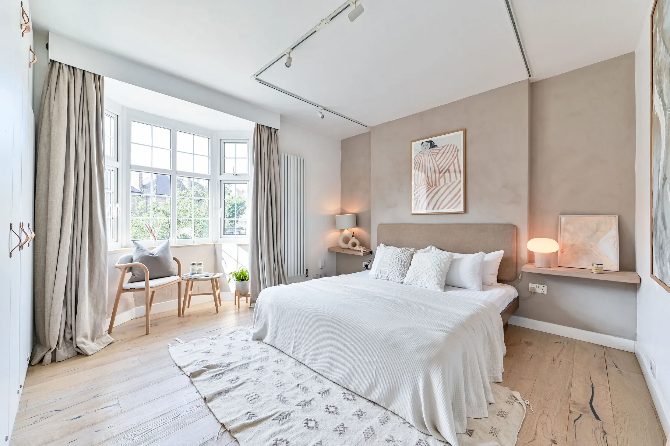 Flat Claremont Close in Greater London