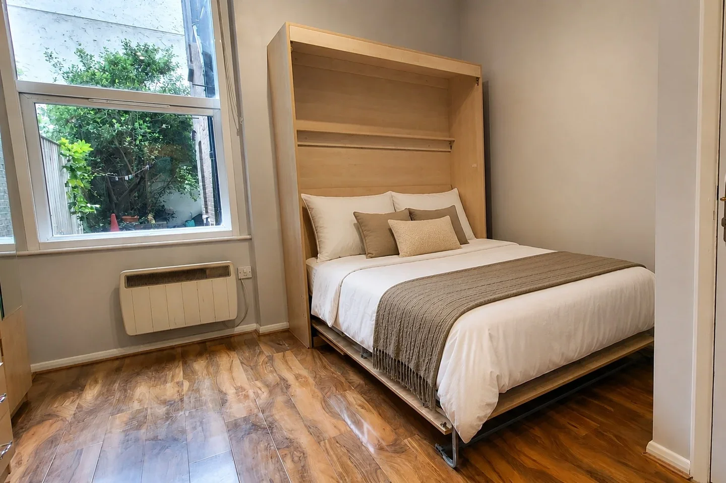 Flat Rufford Street in Greater London