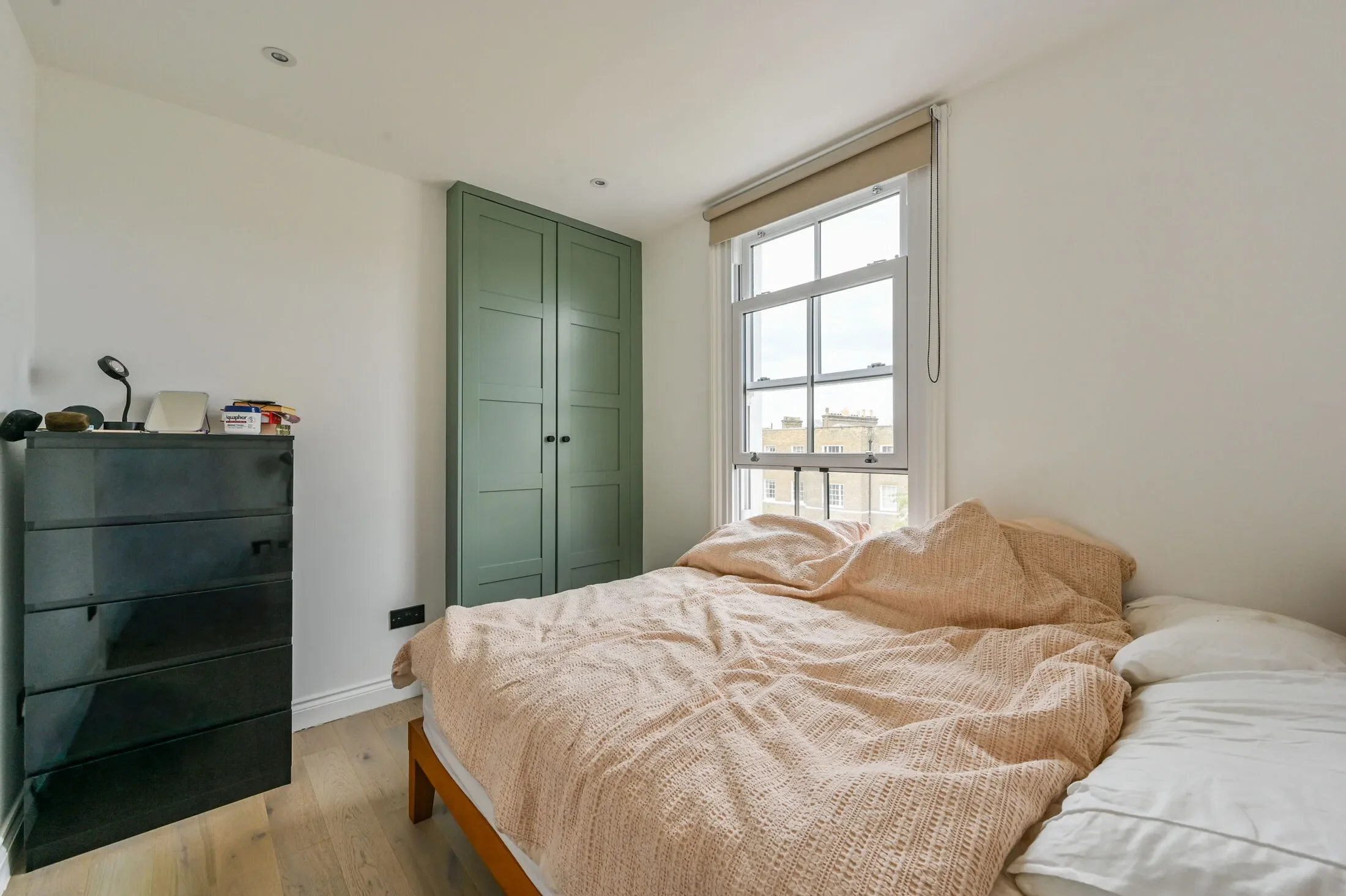 Flat Abbey Gardens in City of Westminster
