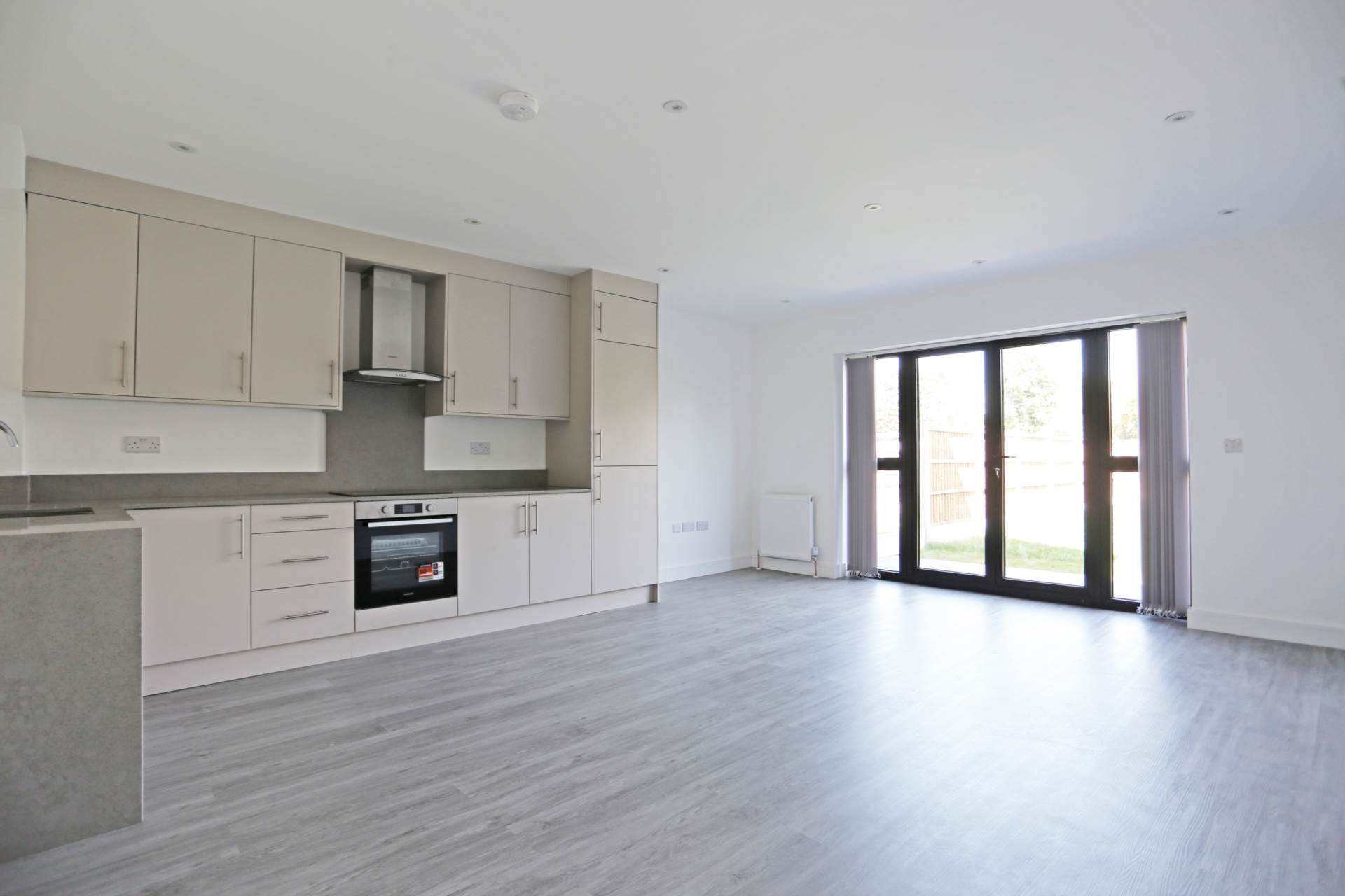 House Edmund Road in Greater London