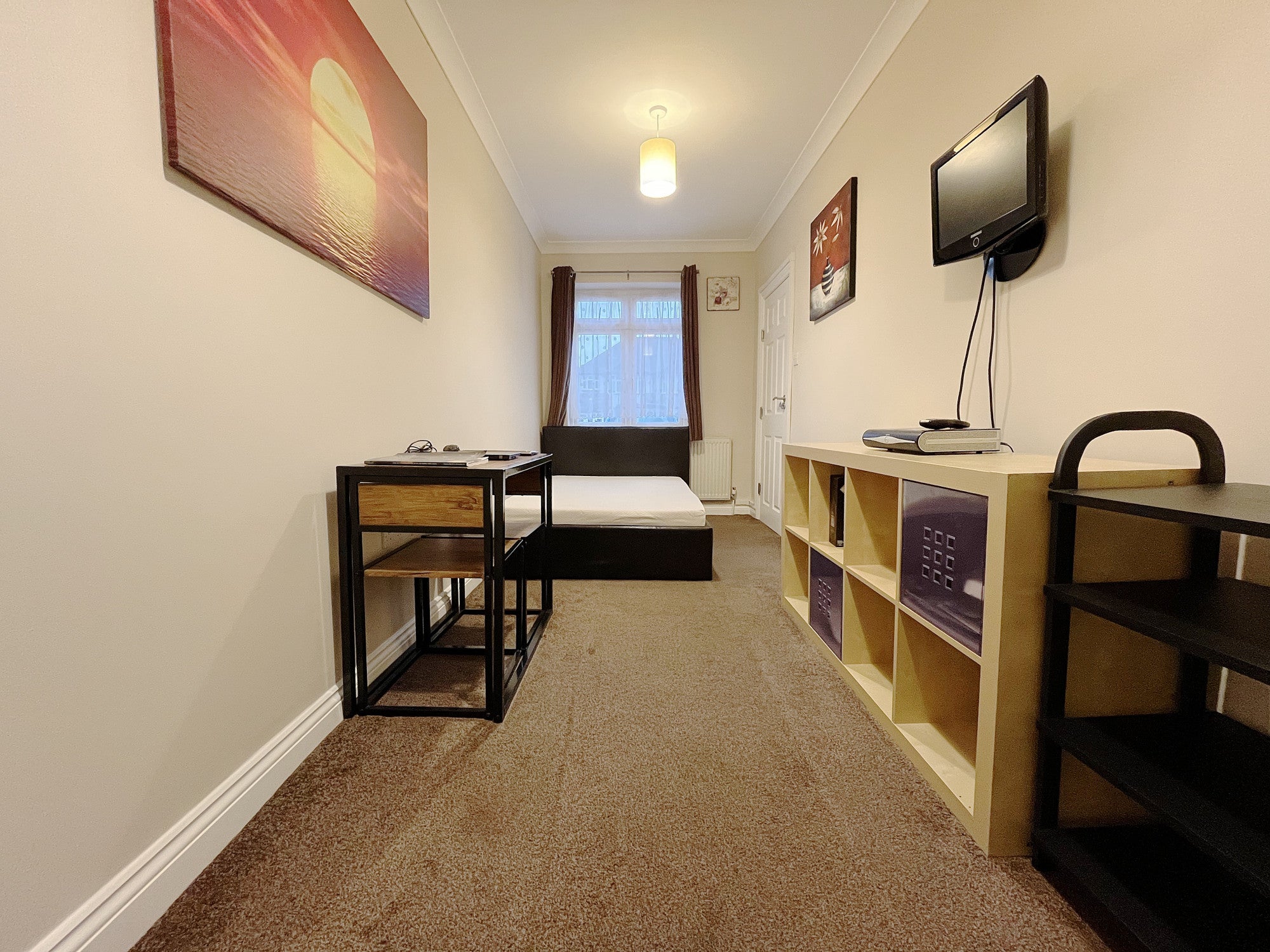 Flat Burns Way in London