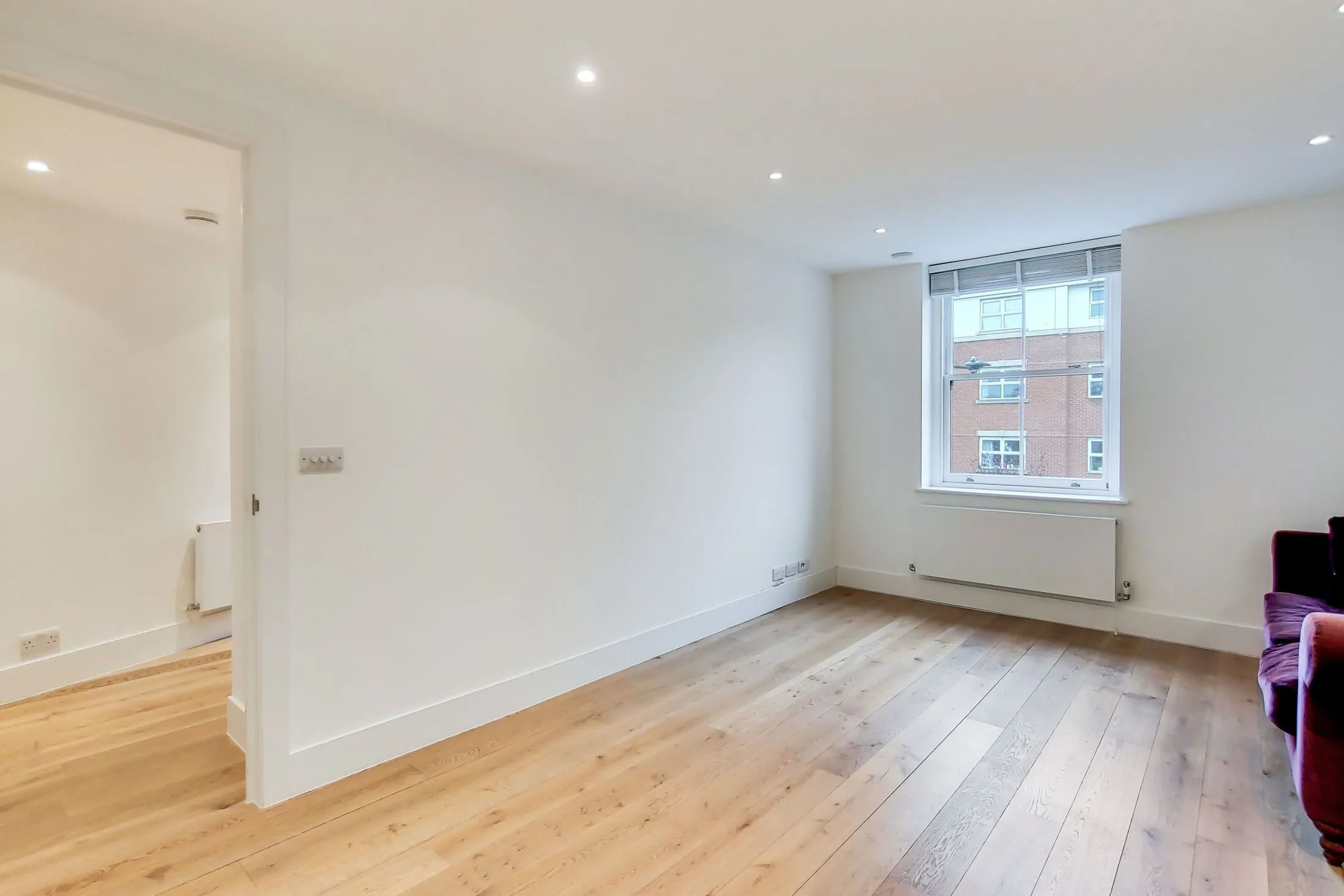 Flat Upper Richmond Road in Greater London