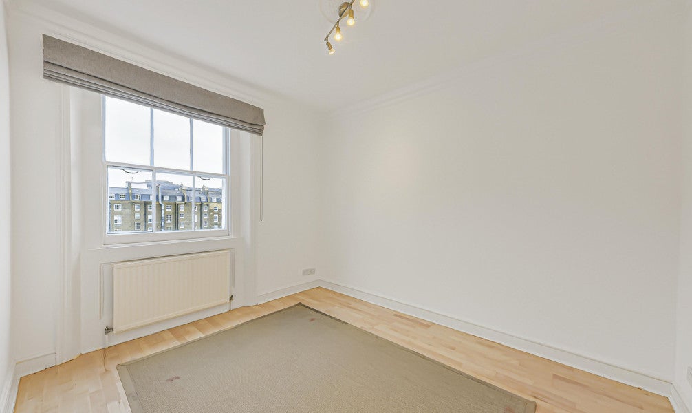 Flat Onslow Gardens in London