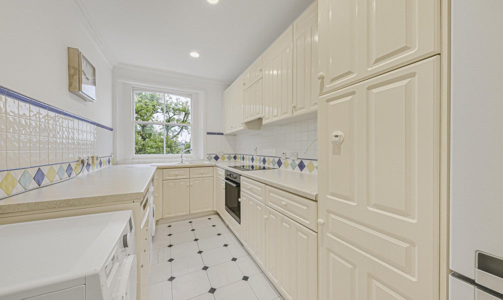 Flat Onslow Gardens in London