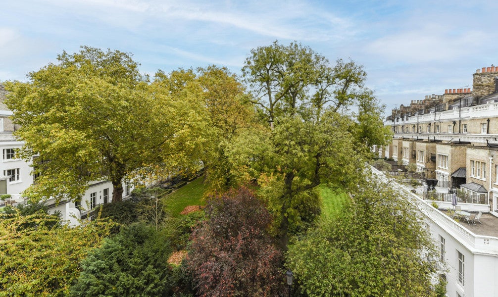 Flat Onslow Gardens in London