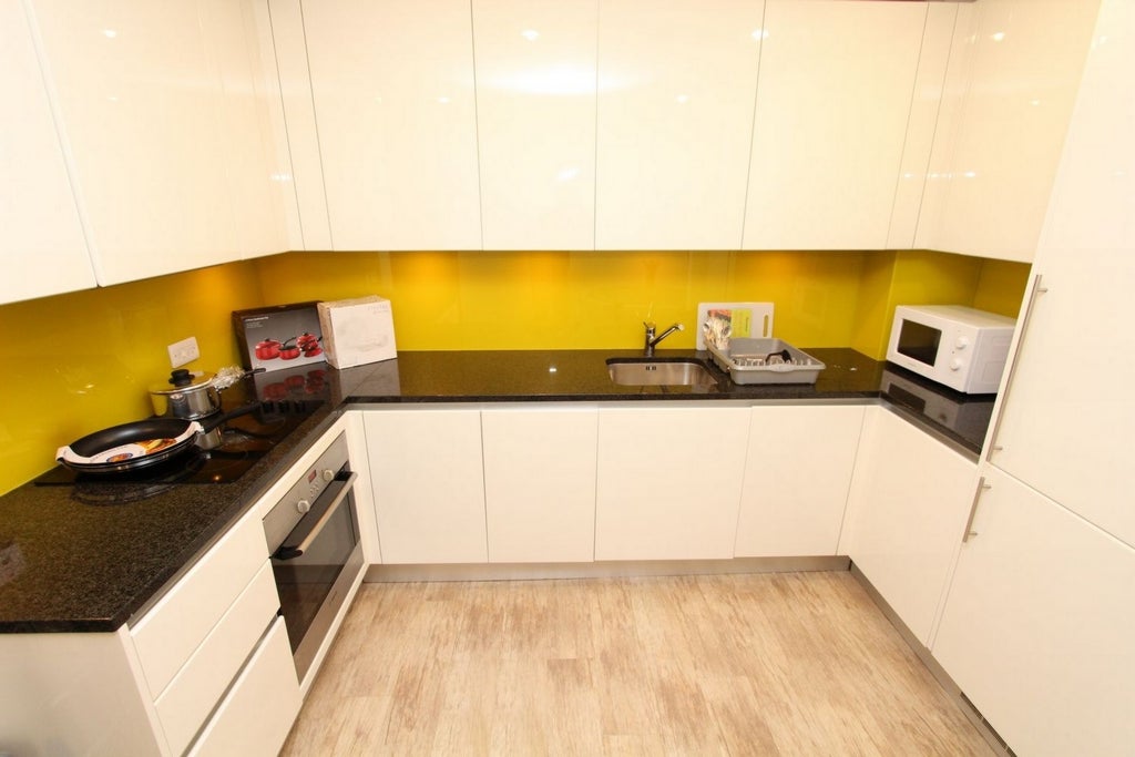 Room Globe Road in Greater London