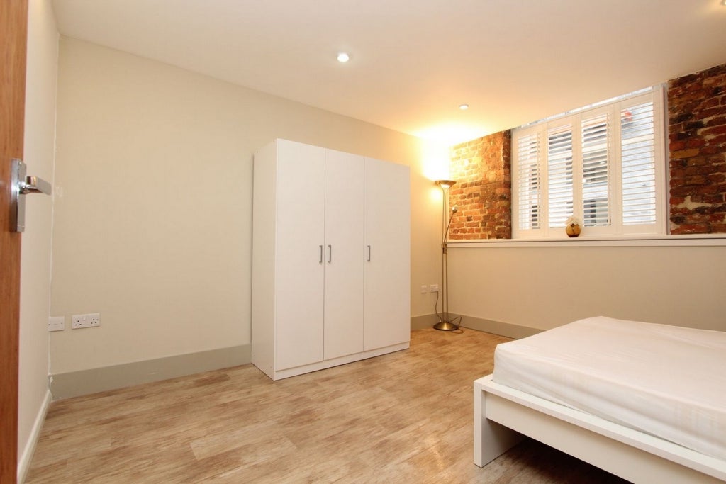 Room Globe Road in Greater London
