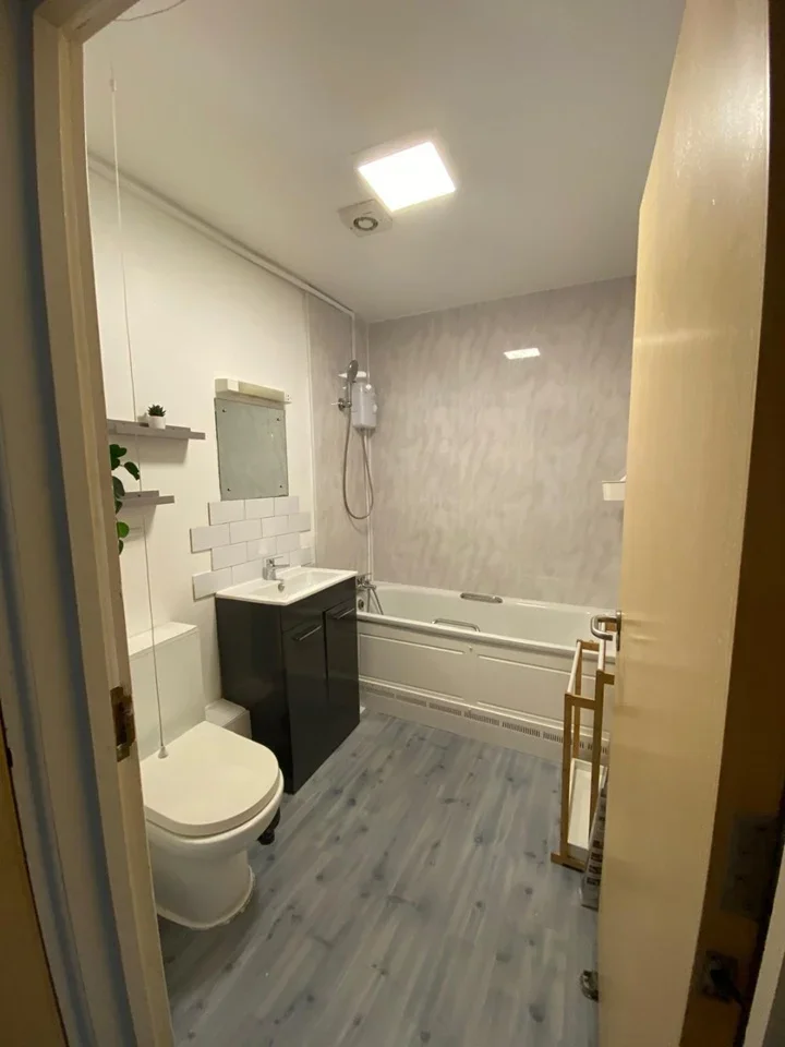 Flat Glaucus Street in Greater London