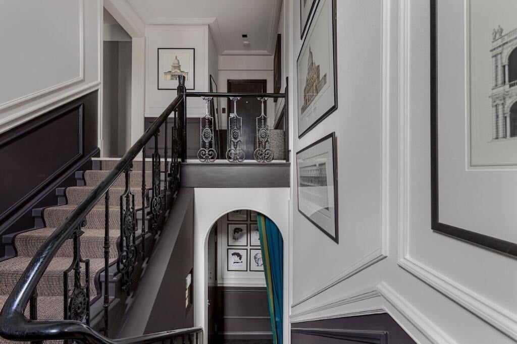 Flat Cadogan Square in Greater London
