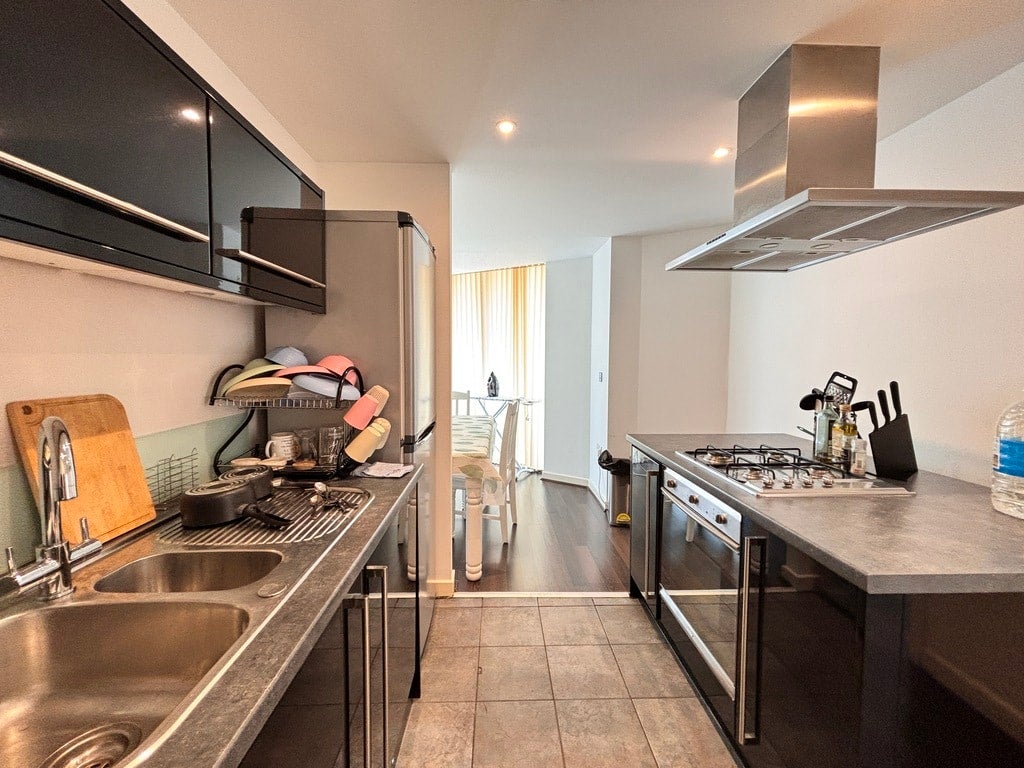 Flat Stainsby Road in Greater London