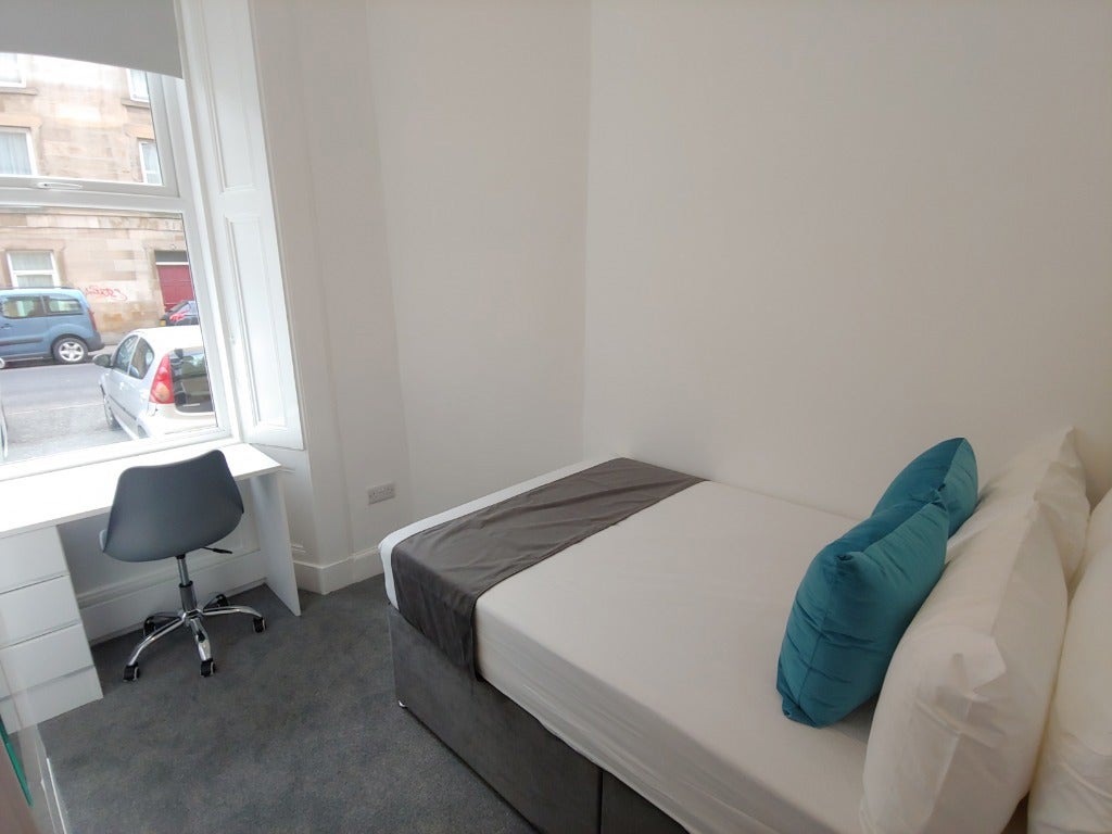 Flat Albert Street in City of Edinburgh