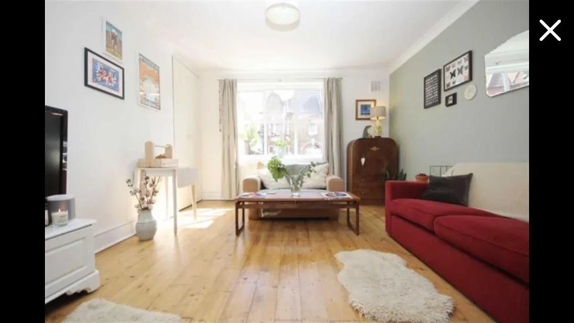 Flat Kettlebaston Road in Greater London