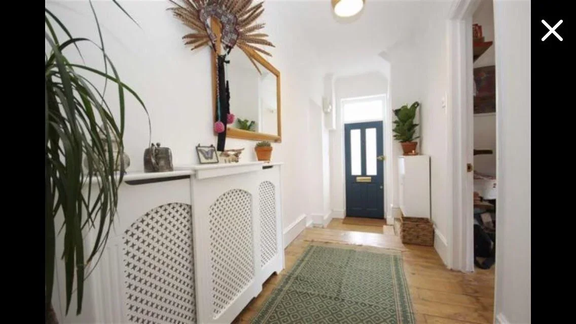 Flat Kettlebaston Road in Greater London