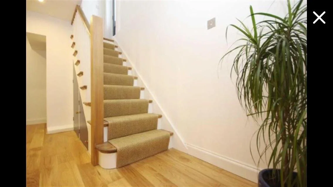 Flat Kettlebaston Road in Greater London