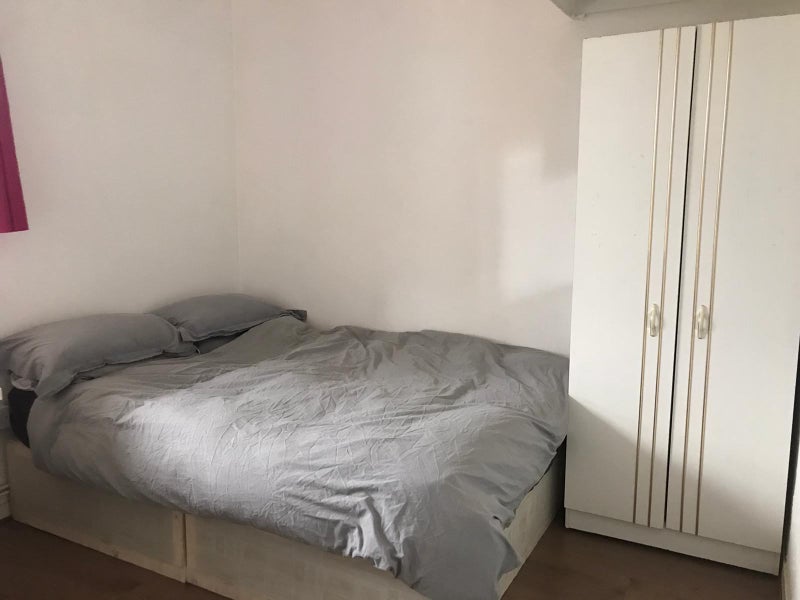 Room Darling Row in Greater London