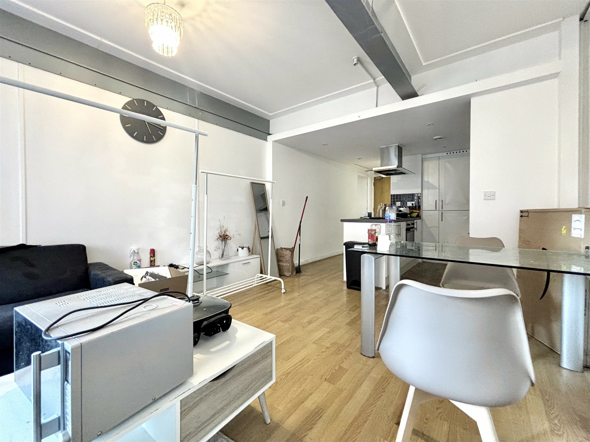 Flat Burford Road in Greater London