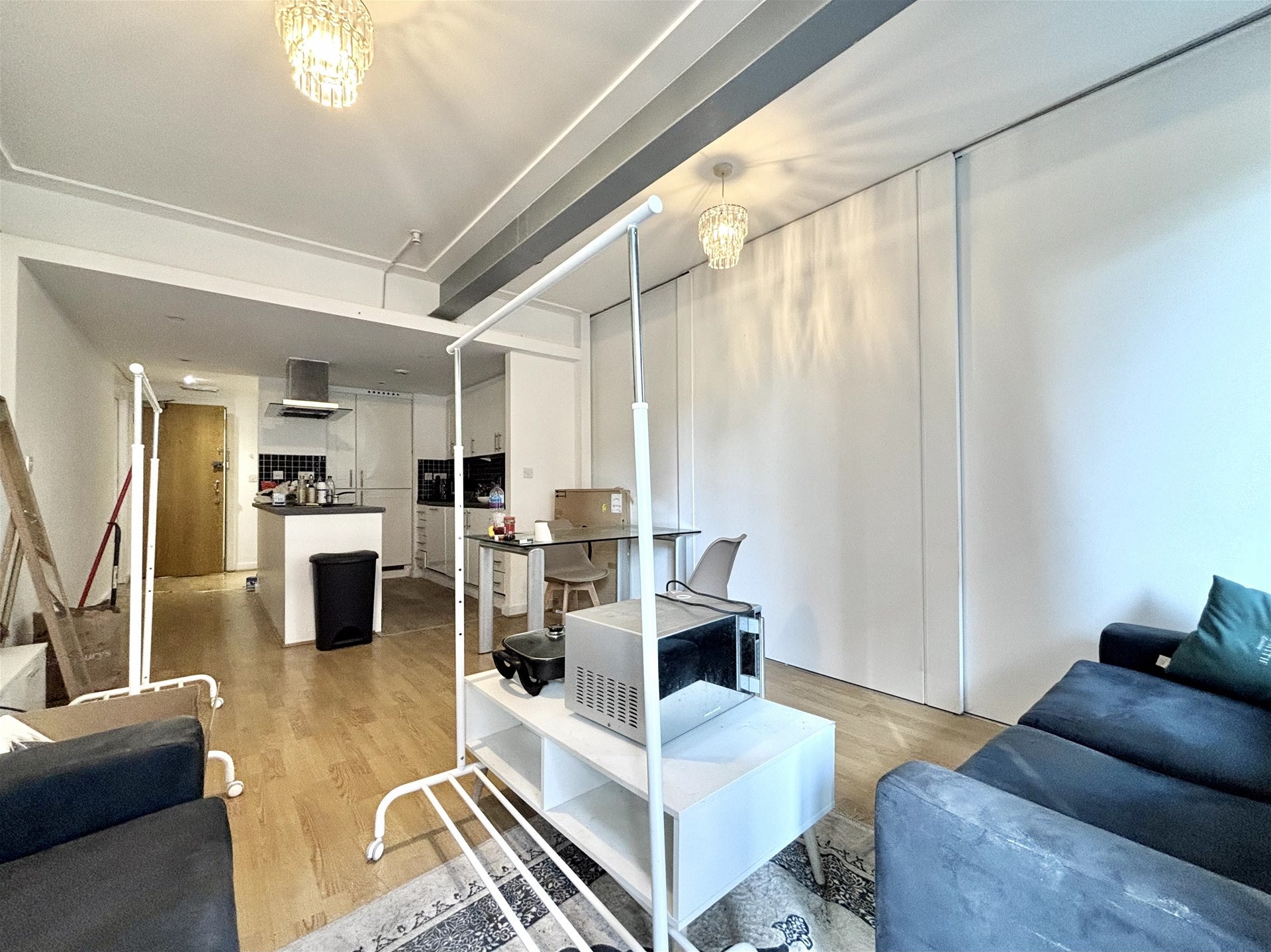 Flat Burford Road in Greater London