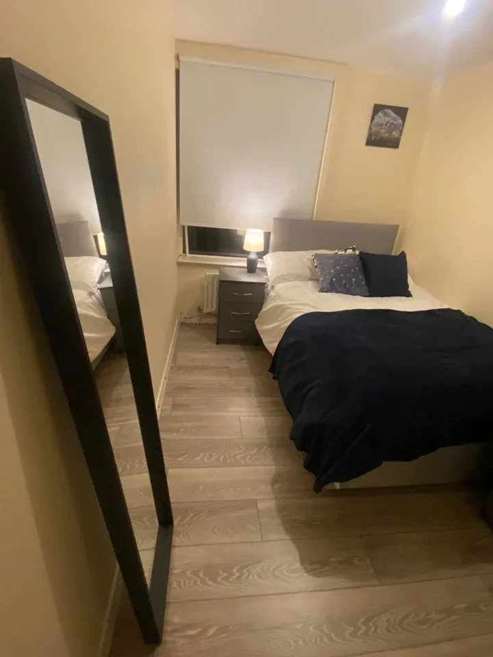 Room Compton Place in Greater London
