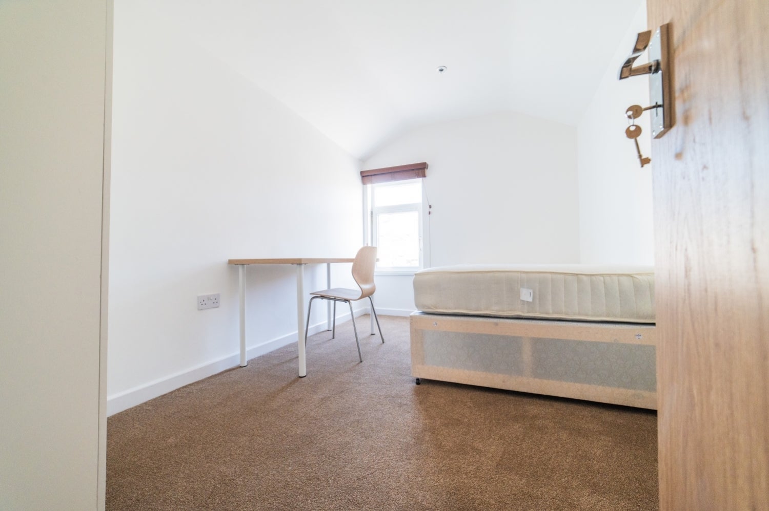 Room Bedford Street in Cardiff