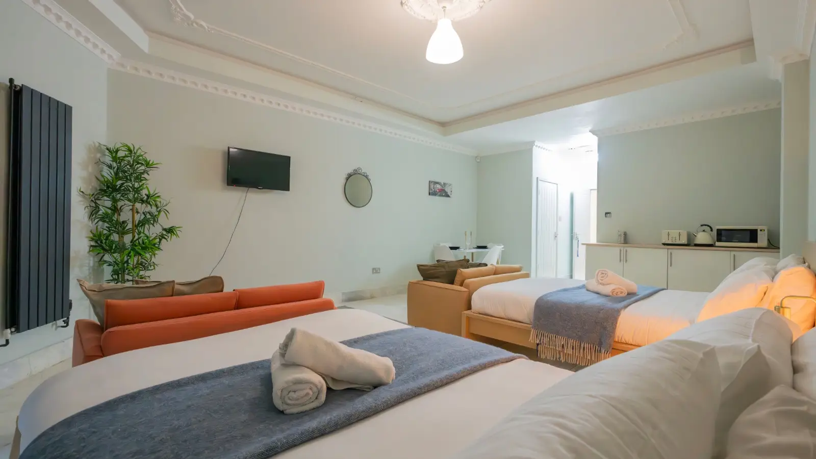 Flat Finchley Road in Greater London