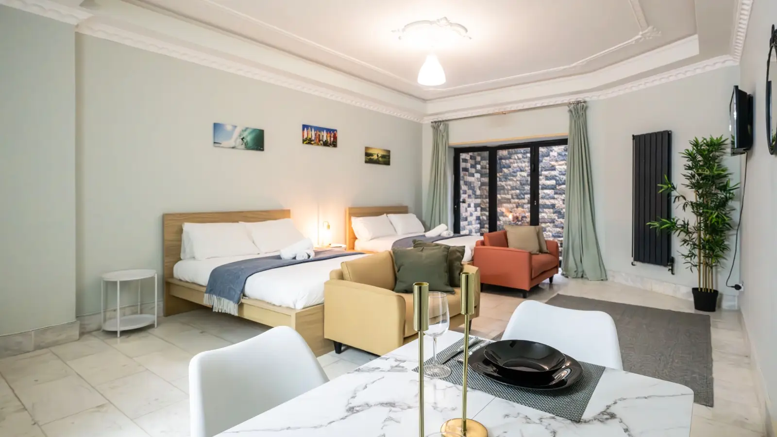 Flat Finchley Road in Greater London