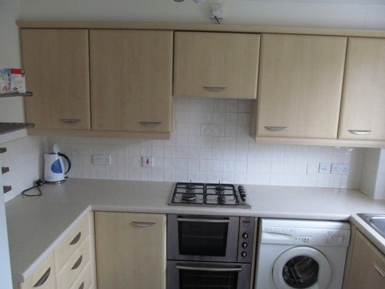 Flat Heathcote Avenue in Greater London