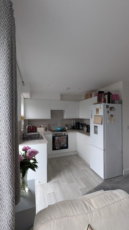 Room Eastlyn Road in Bristol