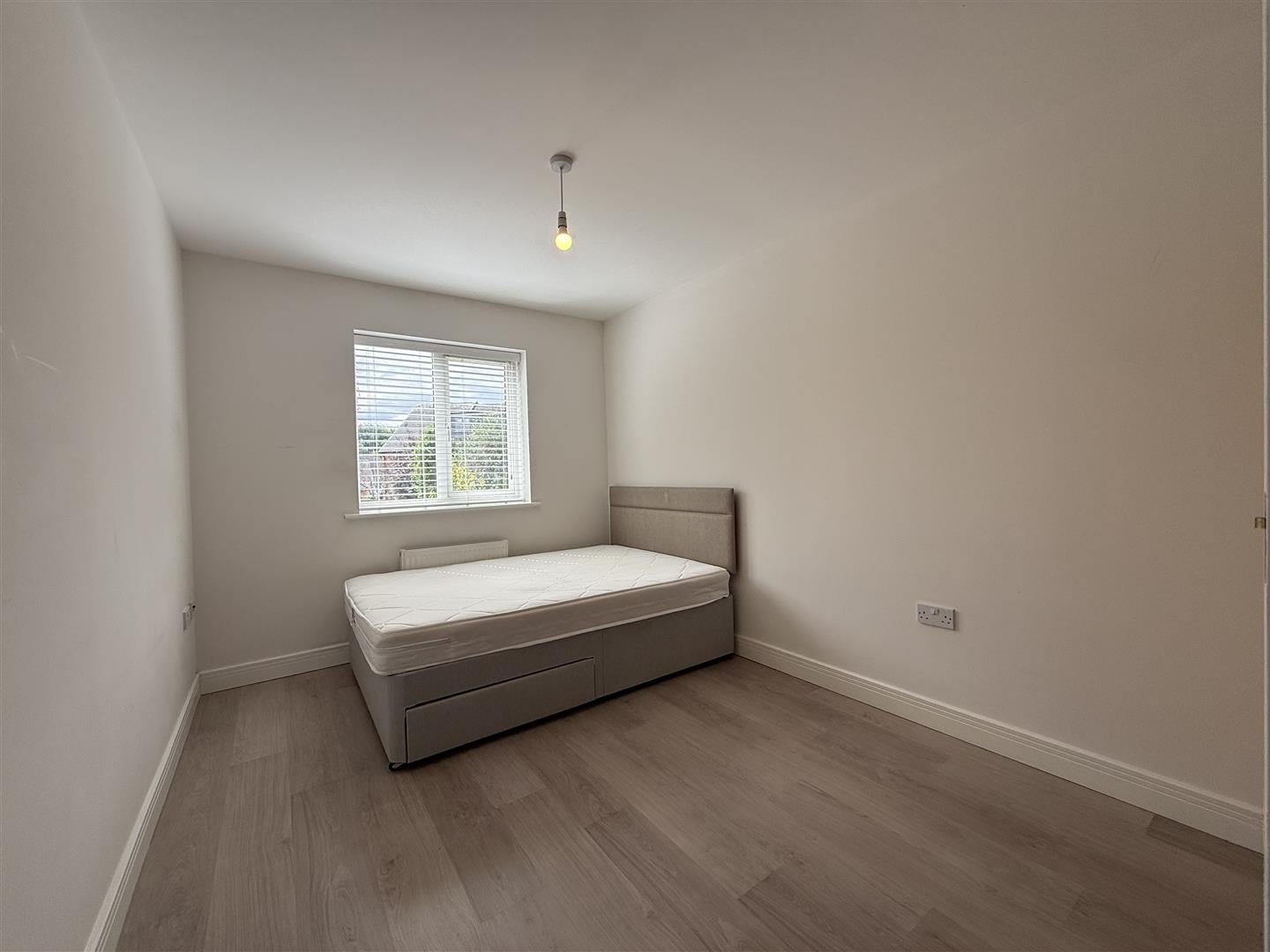 Room Compton Place in Stevenage