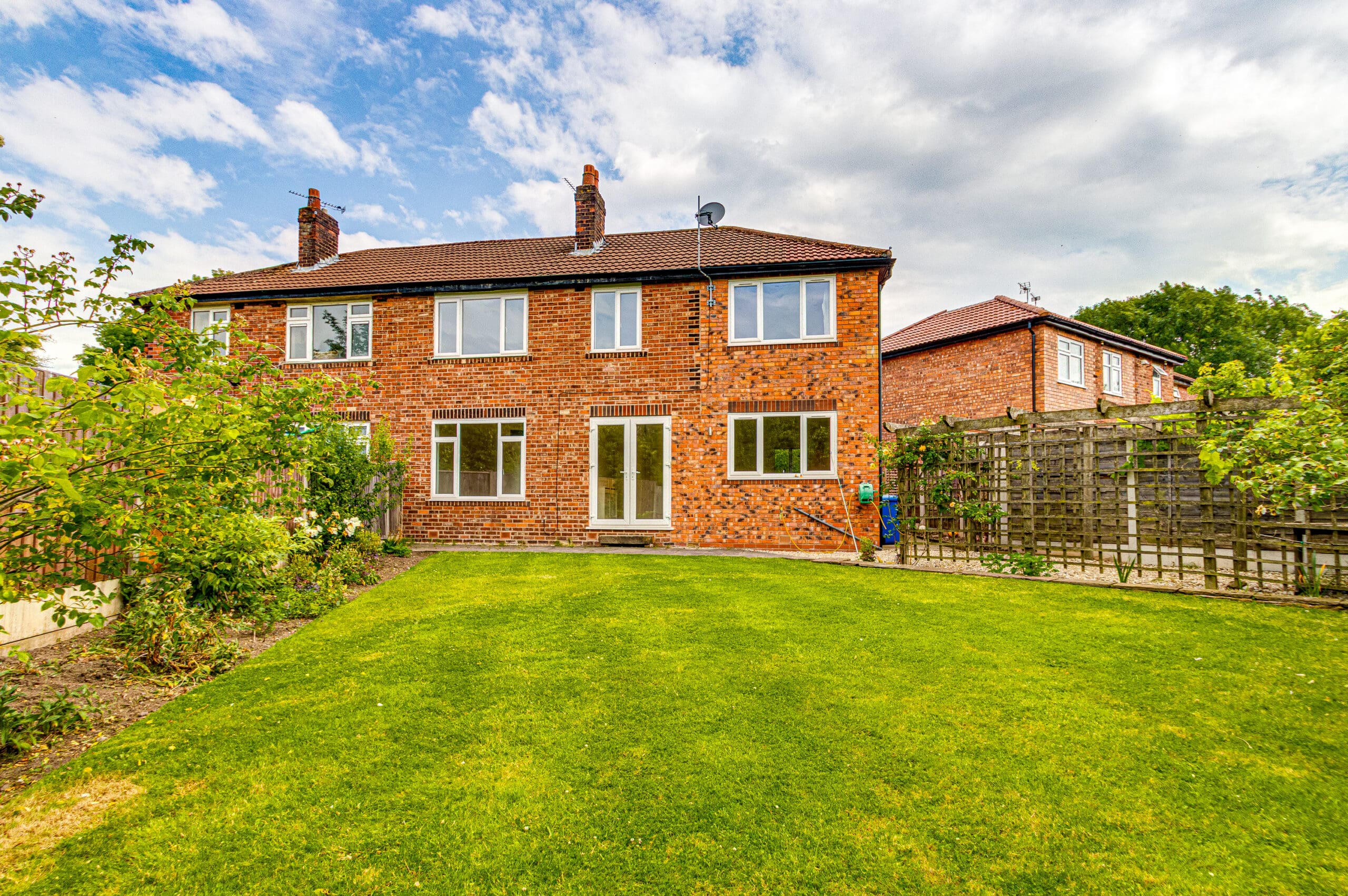 House The Grove in Trafford