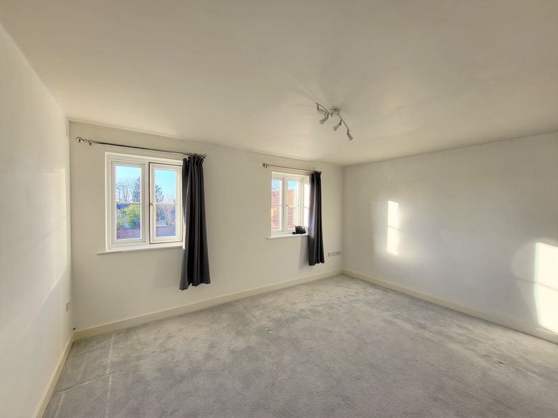 Flat Vincent Way in Martock