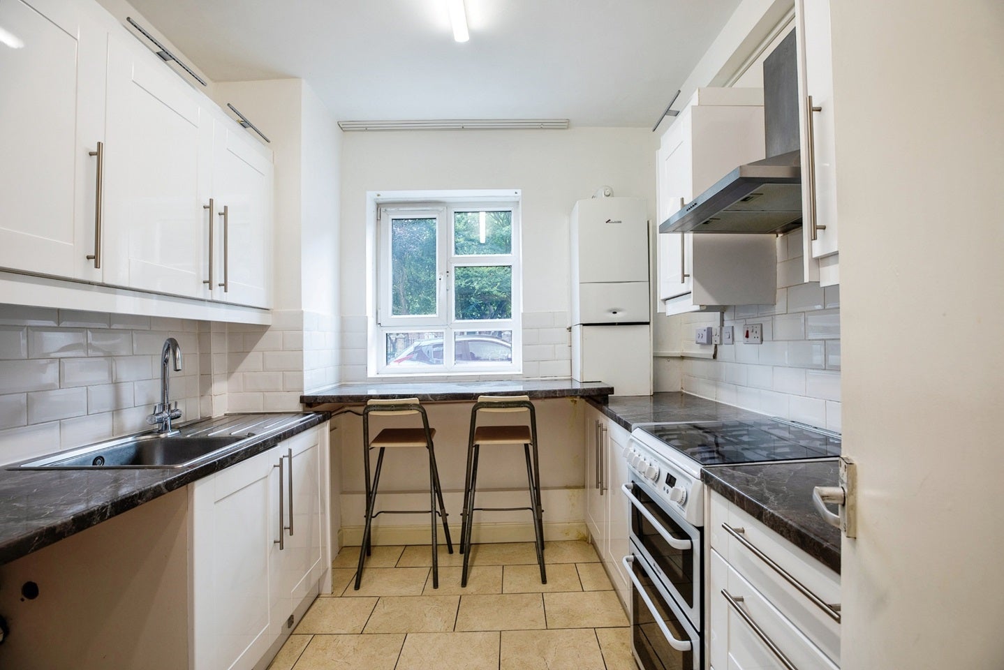 Flat Jackman Street in Greater London