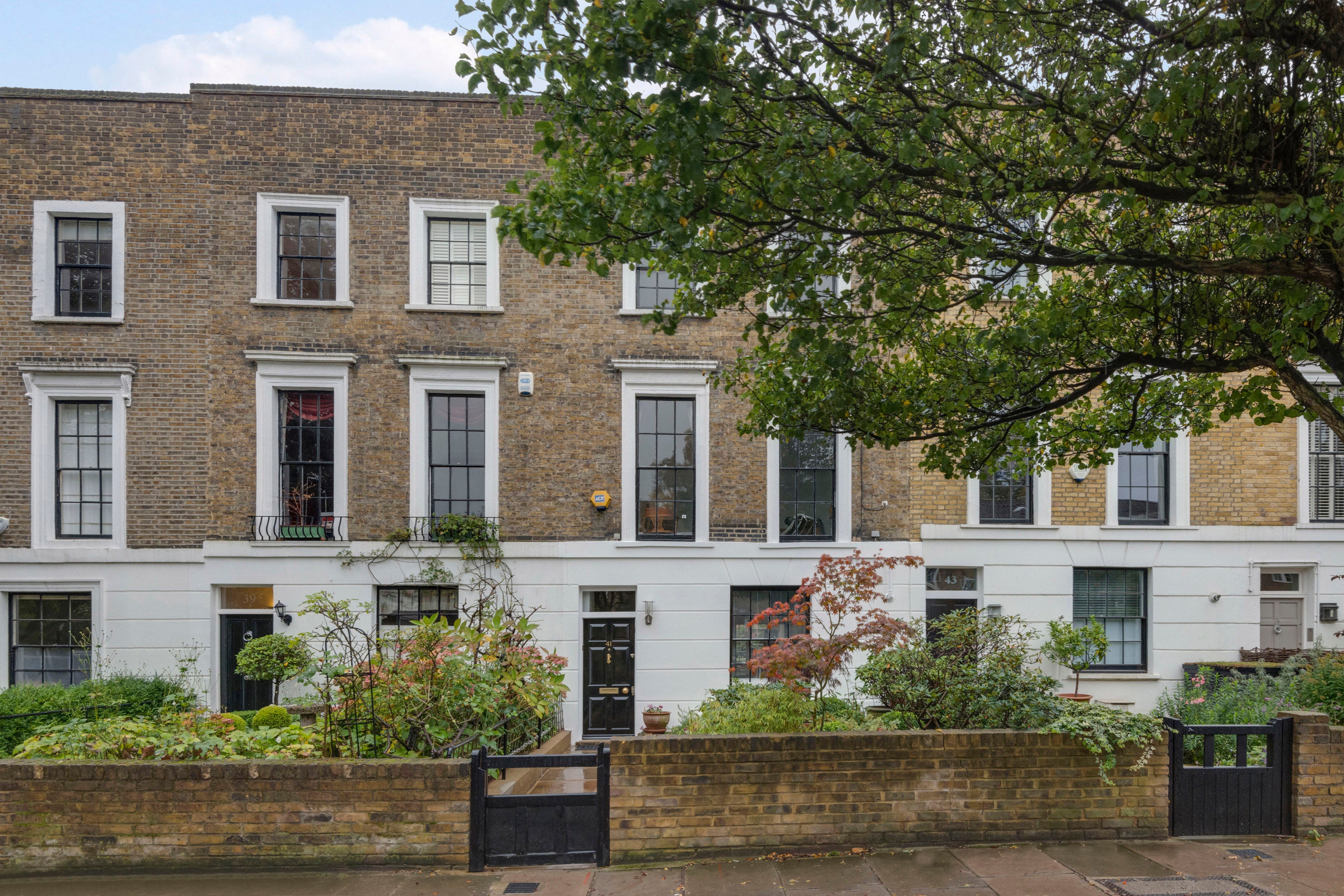 House Ordnance Hill in City of Westminster