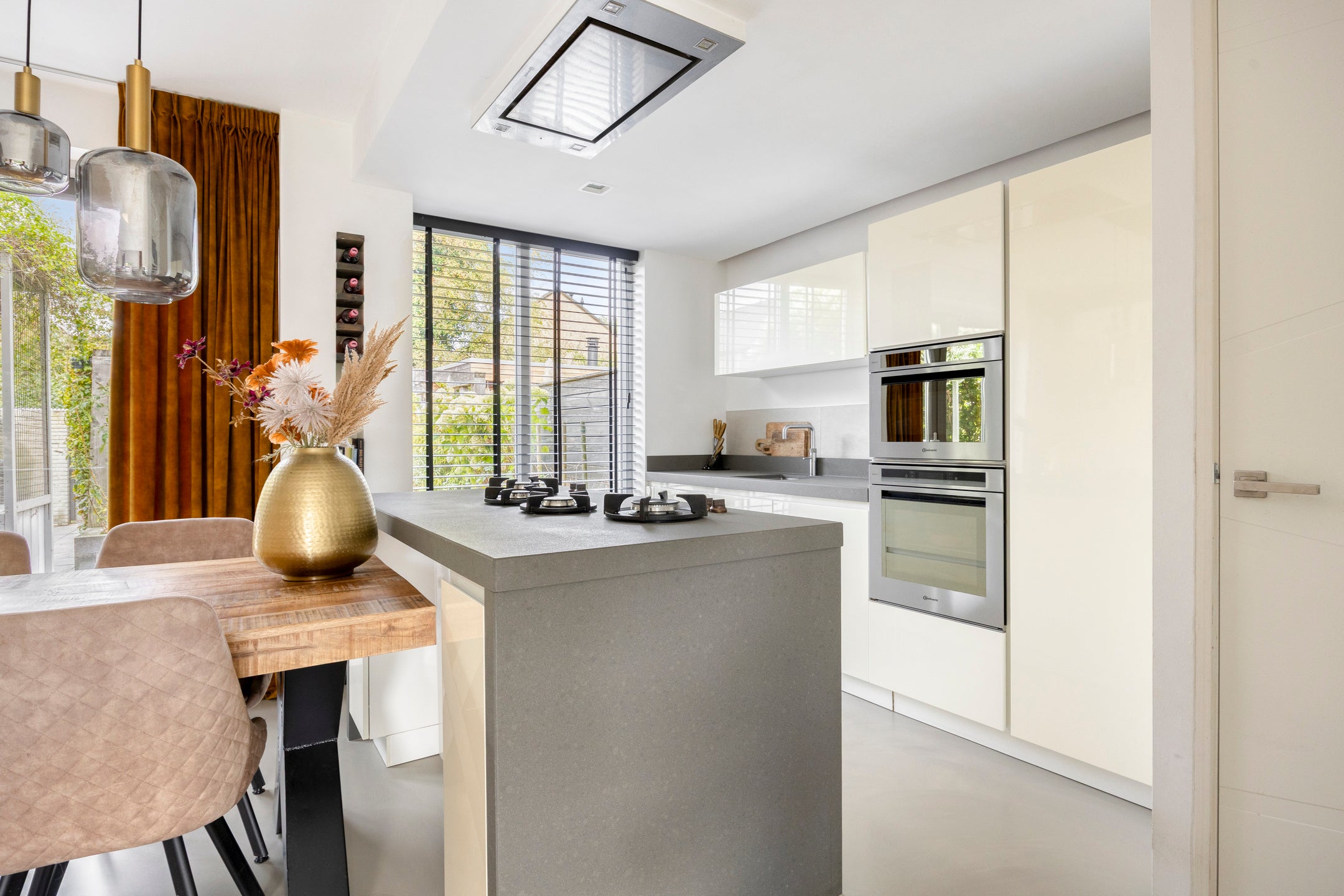 Hoekwoning te koop: Hillegomweg 36, Arnhem