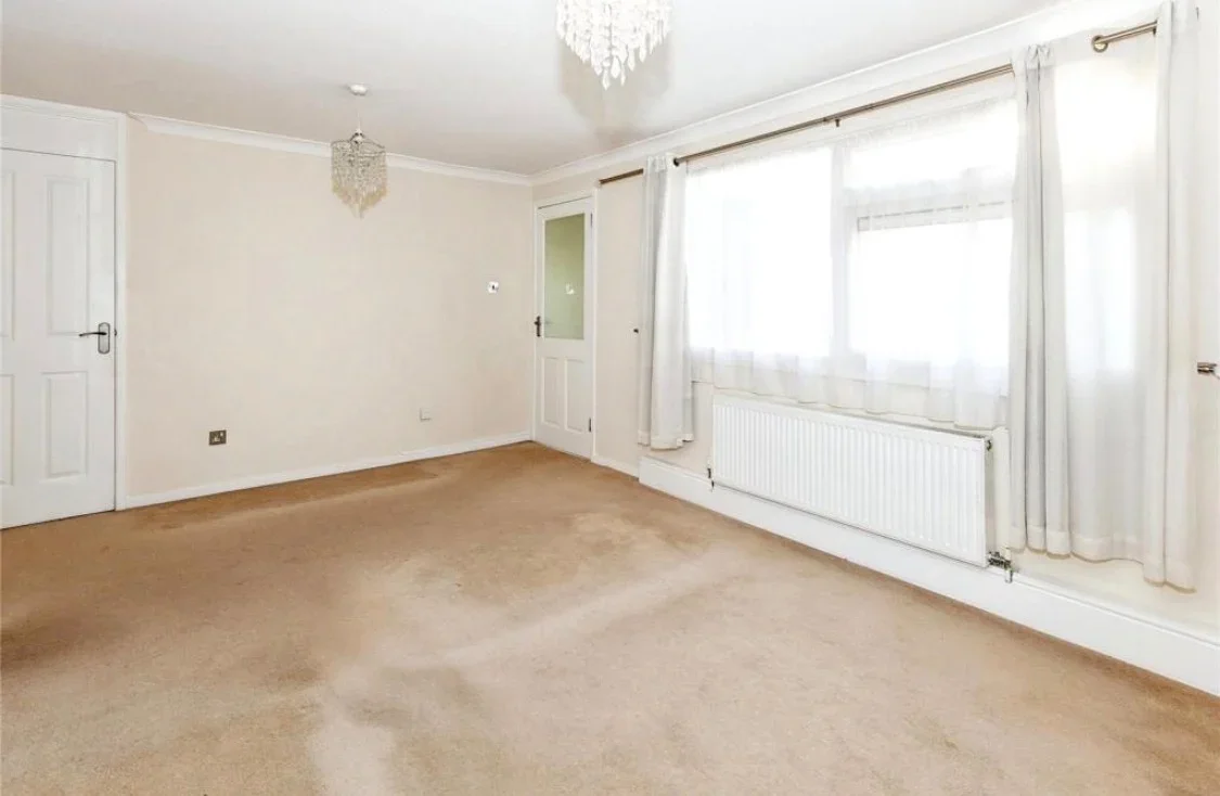 Flat Burgett Road in Slough