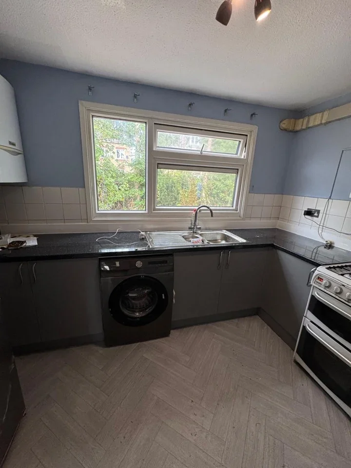 Flat Burgett Road in Slough