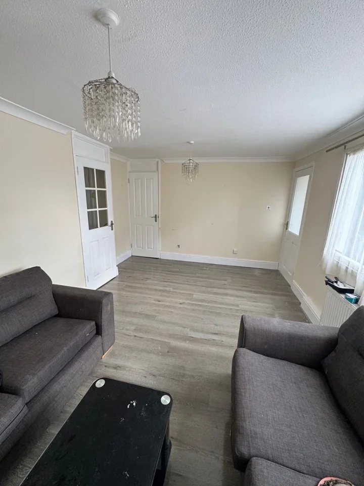 Flat Burgett Road in Slough