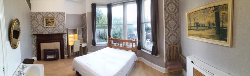 Room Henleaze Road in Bristol