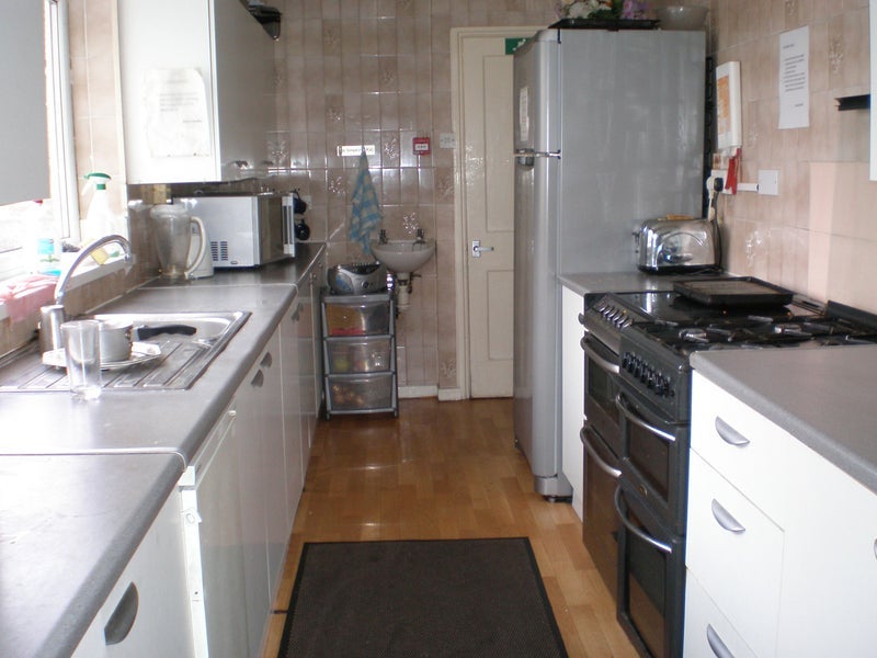 Room Henleaze Road in Bristol