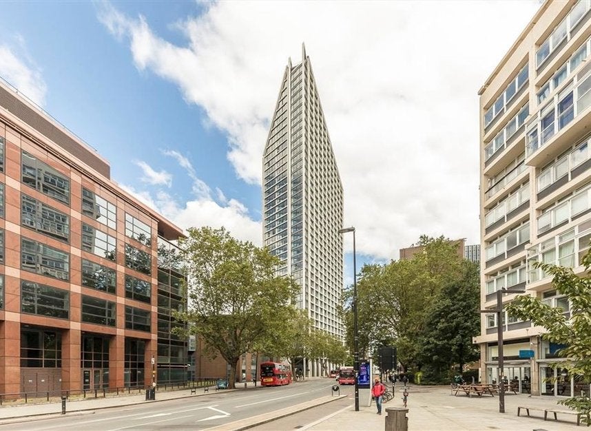 Flat Southwark Bridge Road in Greater London