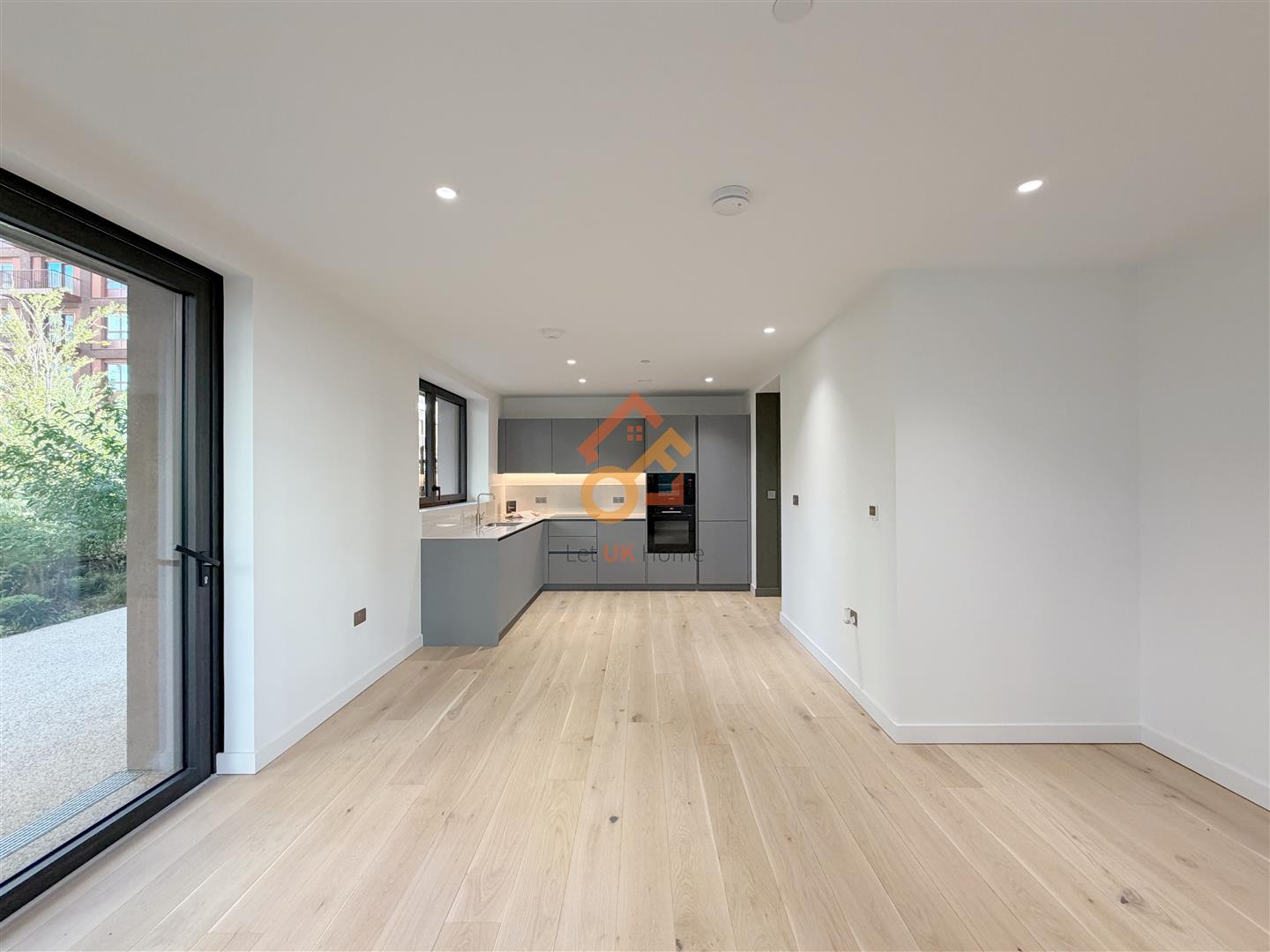 Flat Hedge Lane in London