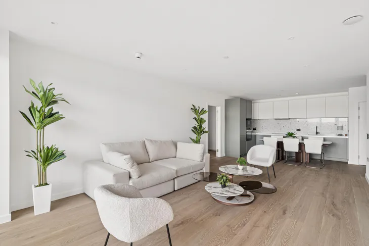 Flat Carnwath Road in Greater London