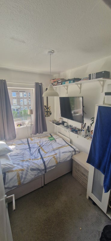 Room Victoria Way in Greater London