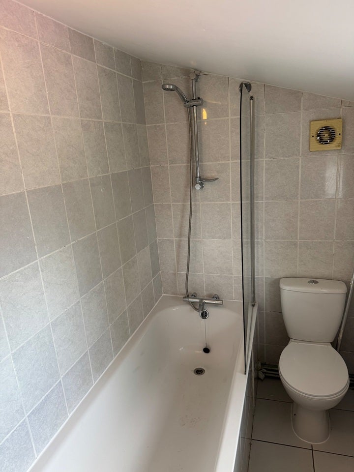 Flat Holywell Road in Watford
