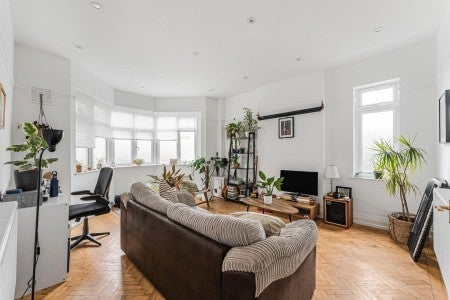 Flat Mayow Road in Greater London